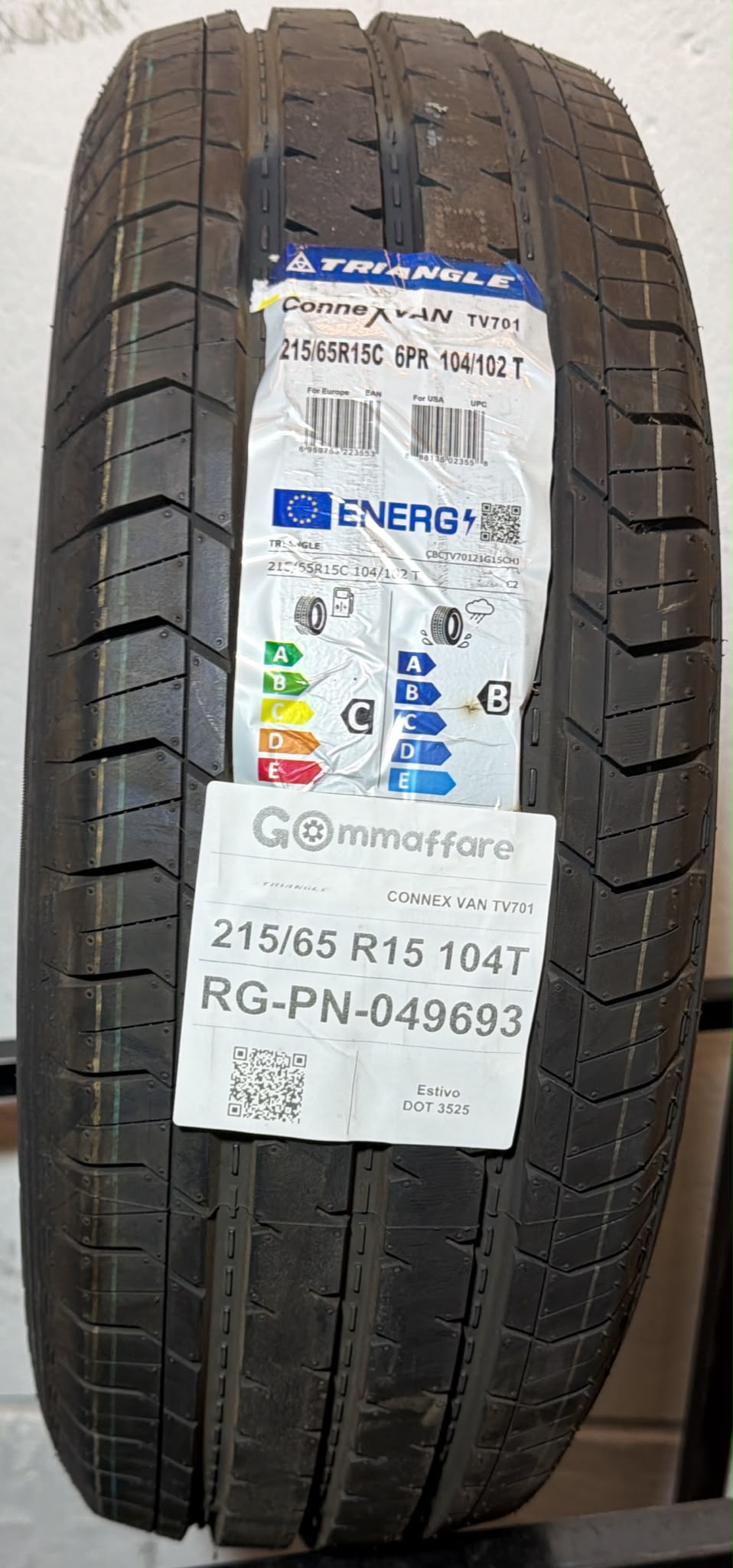 Triangle CONNEX VAN TV701 215/65 R15